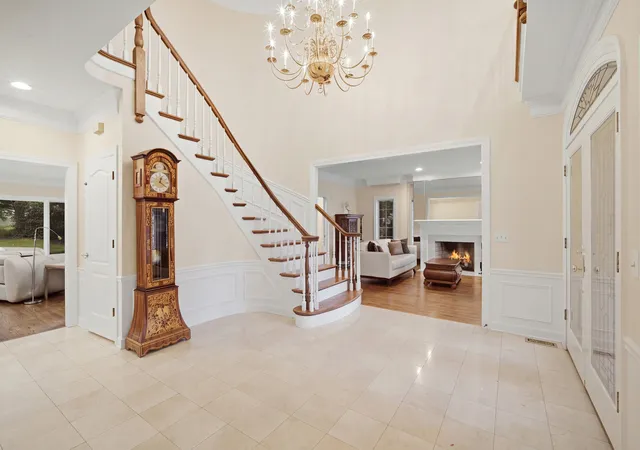 Photo 3 of Single family home for sale at 4 S Wynstone Dr, North Barrington, IL 60010 | MLS# 12753618 | Listing updated on 2026-09-24