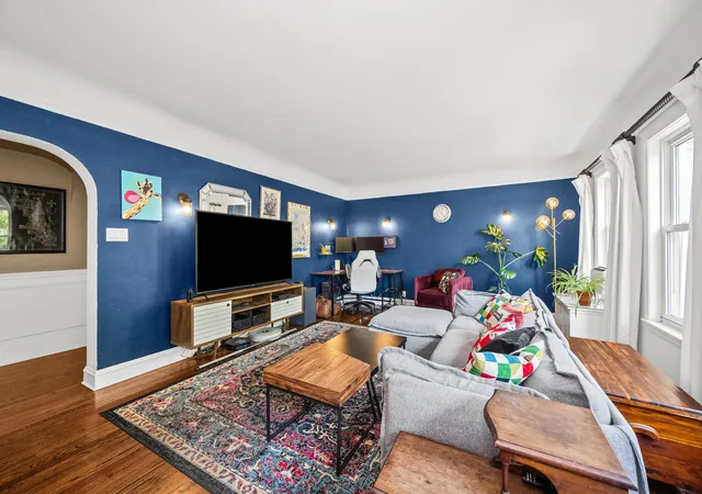 Photo 4 of Condo for sale at 6142 N Hamilton Ave #2N, Chicago, IL 60659 | MLS# 12753619 | Listing updated on 2026-09-14