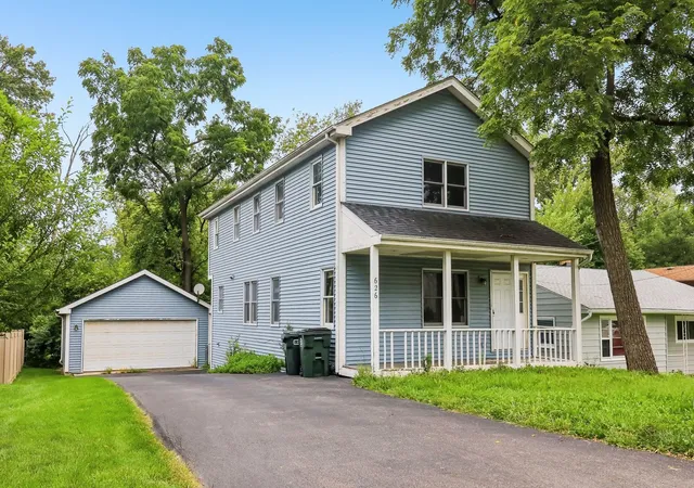 Photo 1 of Single family home for sale at 626 Pleasure Dr, Mundelein, IL 60060 | MLS# 12753637 | Listing updated on 2026-09-14
