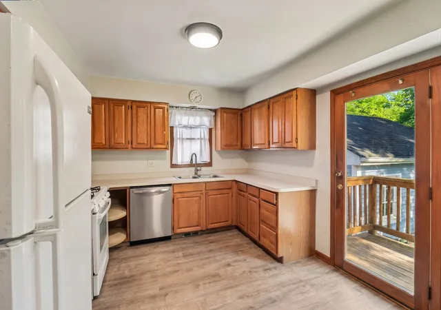 Photo 3 of Single family home for sale at 626 Pleasure Dr, Mundelein, IL 60060 | MLS# 12753637 | Listing updated on 2026-09-14
