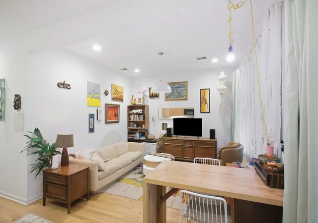 Photo 3 of Condo for sale at 827 W Lawrence Ave #1S, Chicago, IL 60640 | MLS# 12753643 | Listing updated on 2026-10-07