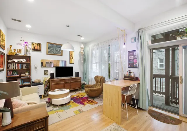 Photo 4 of Condo for sale at 827 W Lawrence Ave #1S, Chicago, IL 60640 | MLS# 12753643 | Listing updated on 2026-10-07