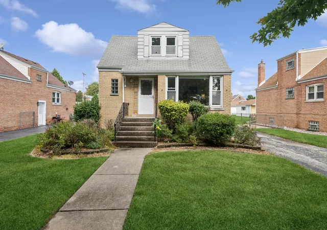 Single family home for sale at 4312 W 109th Street, Oak Lawn, IL 60453 | MLS# 12753653