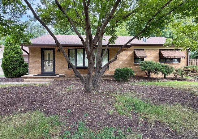 Photo 2 of Single family home for sale at 2905 31st Avenue, Rock Island, IL 61201 | MLS# 12753657 | Listing updated on 2026-09-14