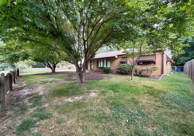 Photo 3 of Single family home for sale at 2905 31st Avenue, Rock Island, IL 61201 | MLS# 12753657 | Listing updated on 2026-09-14