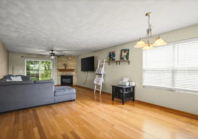 Listing Photo 5 - Condo for sale in building located at 7944 Royal Oaks Rd, Rockford, IL 61107 - Unit #0