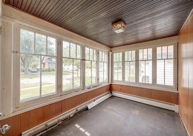 Photo 3 of Single family home for sale at 527 S Summit Ave, Villa Park, IL 60181 | MLS# 12753661 | Listing updated on 2026-10-04