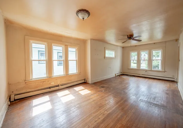 Photo 3 of Single family home for sale at 527 S Summit Ave, Villa Park, IL 60181 | MLS# 12753661 | Listing updated on 2026-10-04