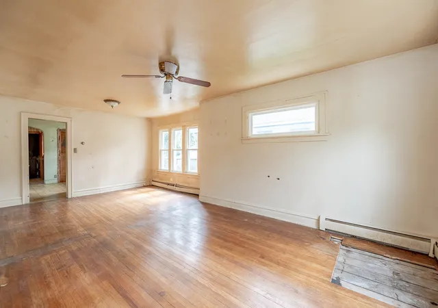 Photo 4 of Single family home for sale at 527 S Summit Ave, Villa Park, IL 60181 | MLS# 12753661 | Listing updated on 2026-10-04