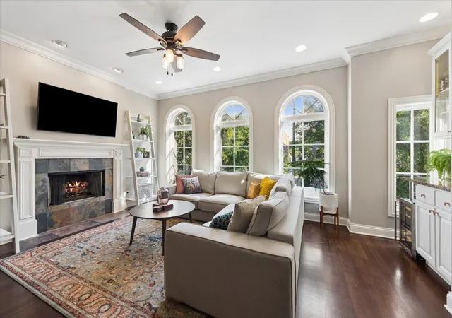 Photo 2 of Condo for sale at 2454 W Foster Ave #2E, Chicago, IL 60625 | MLS# 12753669 | Listing updated on 2026-09-24