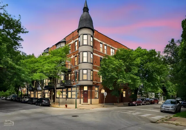 Photo 2 of Sale Pending at 1500 W Ohio St #2F, Chicago, IL 60642 | MLS# 12753674 | Listing updated on 2026-09-16