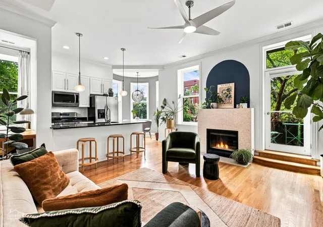 Photo 3 of Sale Pending at 1500 W Ohio St #2F, Chicago, IL 60642 | MLS# 12753674 | Listing updated on 2026-09-16