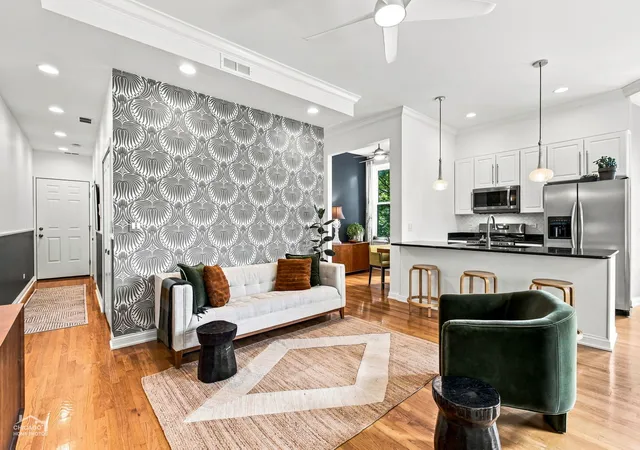 Listing Photo 4 - Condo for sale in building located at 1500 W Ohio St, Chicago, IL 60642 - Unit #2F