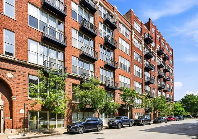 Photo 2 of Condo for sale at 1500 W Monroe St #411, Chicago, IL 60607 | MLS# 12753679 | Listing updated on 2026-09-16