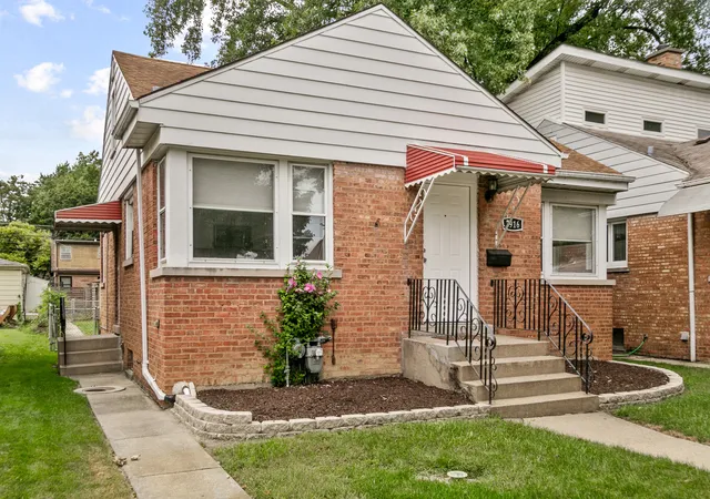 Photo 2 of Single family home for sale at 3916 Sunnyside Ave, Brookfield, IL 60513 | MLS# 12753680 | Listing updated on 2026-09-16