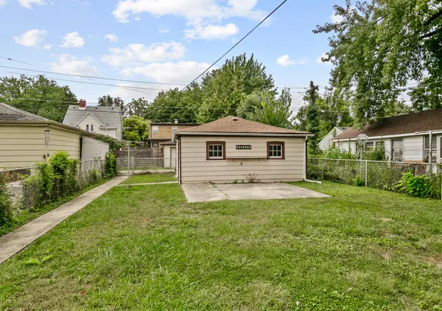 Photo 3 of Single family home for sale at 3916 Sunnyside Ave, Brookfield, IL 60513 | MLS# 12753680 | Listing updated on 2026-09-16