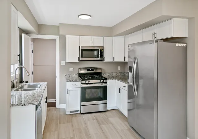 Photo 4 of Single family home for sale at 3916 Sunnyside Ave, Brookfield, IL 60513 | MLS# 12753680 | Listing updated on 2026-09-16