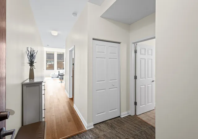 Listing Photo 5 - Condo for sale in building located at 8 W Monroe St, Chicago, IL 60603 - Unit #1103