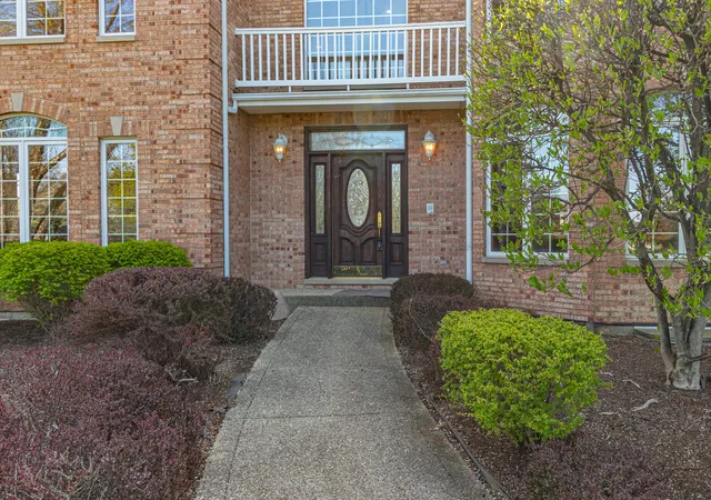 Photo 1 of Single family home for sale at 37181 N Fox Hl Dr, Wadsworth, IL 60083 | MLS# 12753706 | Listing updated on 2026-09-14