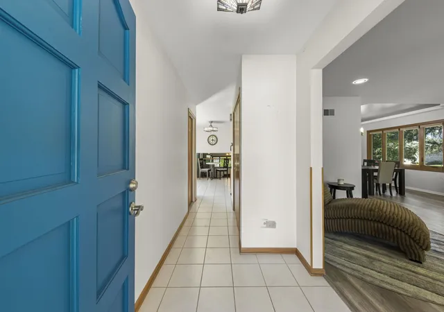 Photo 3 of Single family home for sale at 17070 Belle St, Oak Forest, IL 60452 | MLS# 12753715 | Listing updated on 2026-09-23