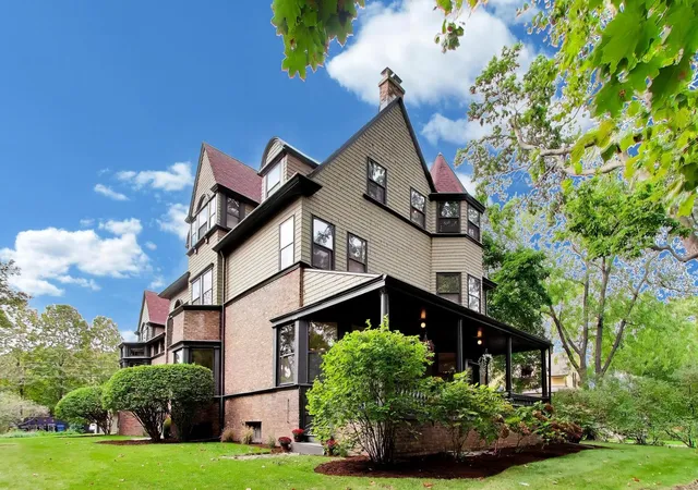 Photo 3 of Mansion for sale at 225 Hamilton St, Evanston, IL 60202 | MLS# 12753717 | Listing updated on 2026-10-04