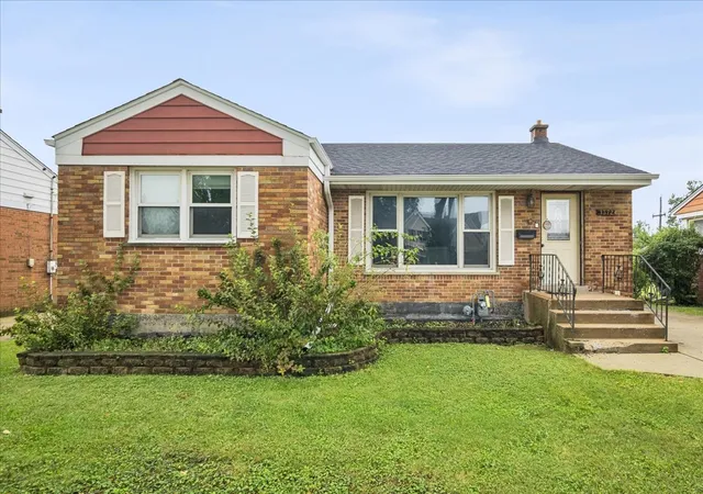 Single family home for sale at 1372 S 6th Avenue, Des Plaines, IL 60018 | MLS# 12753722