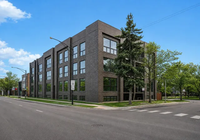 Condo for sale at 5830 N Lincoln Ave #2S, Chicago, IL 60659 | MLS# 12753733