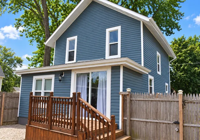 Photo 4 of Single family home for sale at 602 14th Avenue, Sterling, IL 61081 | MLS# 12753743 | Listing updated on 2026-09-14
