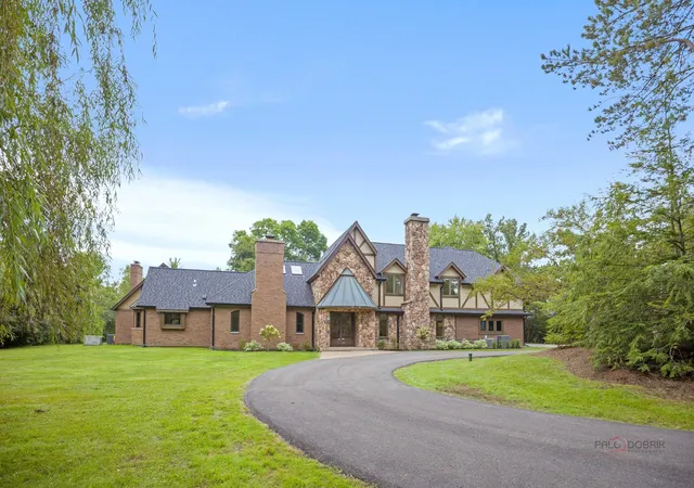 Photo 3 of Single family home for sale at 1899 Hilltop Ln, Bannockburn, IL 60015 | MLS# 12753763 | Listing updated on 2026-09-14