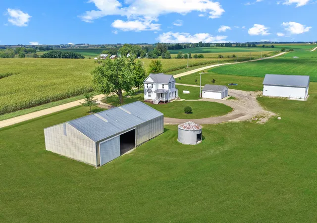 Photo 2 of Single family home for sale at 2869 N Fawver Rd, Freeport, IL 61032 | MLS# 12753769 | Listing updated on 2026-09-19