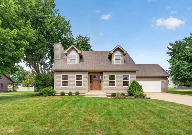 Photo 1 of Single family home for sale at 309 E Somonauk St, Yorkville, IL 60560 | MLS# 12753773 | Listing updated on 2026-10-05