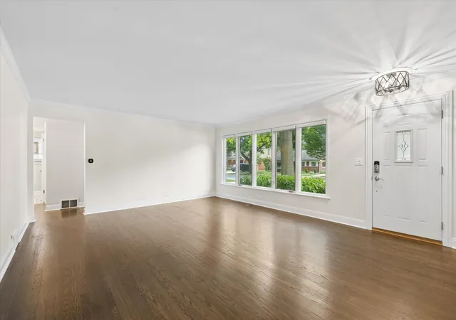 Photo 3 of Single family home for sale at 507 S Donald Ave, Arlington Heights, IL 60004 | MLS# 12753774 | Listing updated on 2026-09-24