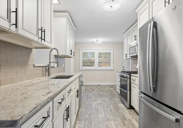 Photo 4 of Single family home for sale at 507 S Donald Ave, Arlington Heights, IL 60004 | MLS# 12753774 | Listing updated on 2026-09-24