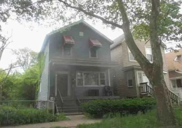 Photo 3 of Single family home for sale at 7625 S Dante Ave, Chicago, IL 60619 | MLS# 12753783 | Listing updated on 2026-09-14