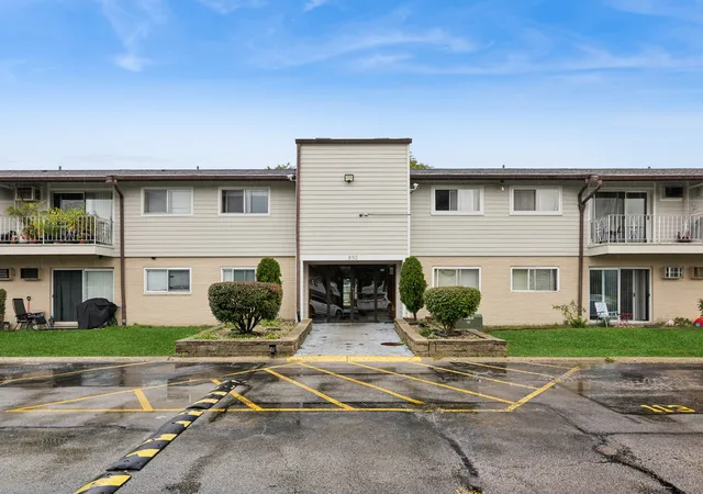 Photo 1 of Condo for sale at 850 E Old Willow Rd #211, Prospect Heights, IL 60070 | MLS# 12753789 | Listing updated on 2026-10-05