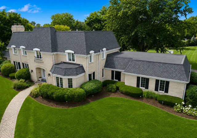 Photo 1 of Single family home for sale at 2 Gregory Ln, South Barrington, IL 60010 | MLS# 12753794 | Listing updated on 2026-09-16