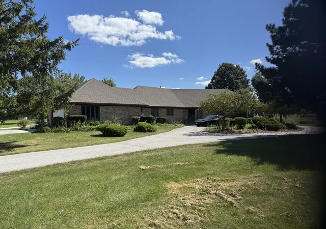 Single family home for sale at 1026 S Schoolhouse Rd, New Lenox, IL 60451 | MLS# 12753797