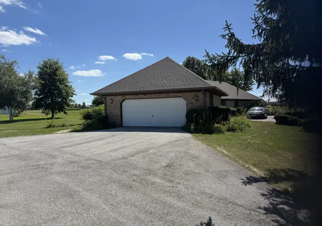 Photo 2 of Single family home for sale at 1026 S Schoolhouse Rd, New Lenox, IL 60451 | MLS# 12753797 | Listing updated on 2026-09-14