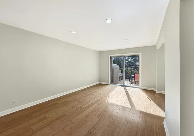 Photo 2 of Townhouse for sale at 647 Darien Ct, Hoffman Estates, IL 60169 | MLS# 12753798 | Listing updated on 2026-09-22