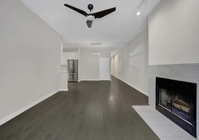 Listing Photo 4 - Condo for sale in building located at 1311 W Fillmore St, Chicago, IL 60607 - Unit #A
