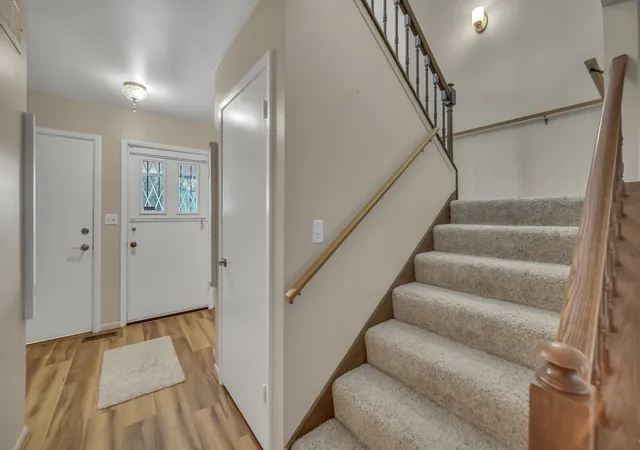Photo 3 of Townhouse for sale at 640 Burgundy Ct #D, Elk Grove Village, IL 60007 | MLS# 12753820 | Listing updated on 2026-09-16