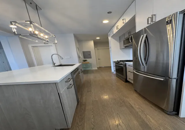 Photo 3 of Condo for sale at 5914 N Lincoln Ave #2E, Chicago, IL 60659 | MLS# 12753825 | Listing updated on 2026-09-15