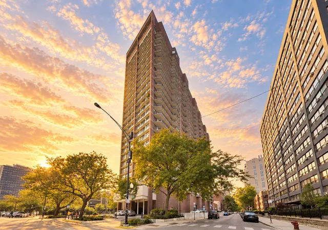 Listing Photo 1 - Condo for sale in building located at 4170 N Marine Dr, Chicago, IL 60613 - Unit #16H