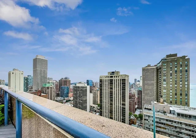 Listing Photo 2 - Condo for sale in building located at 950 N Michigan Ave, Chicago, IL 60611 - Unit #3103