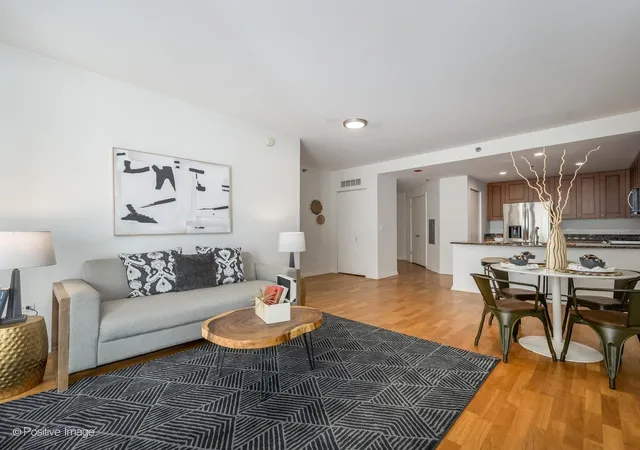 Photo 2 of Condo for sale at 160 E Illinois St #901, Chicago, IL 60611 | MLS# 12753835 | Listing updated on 2026-09-14