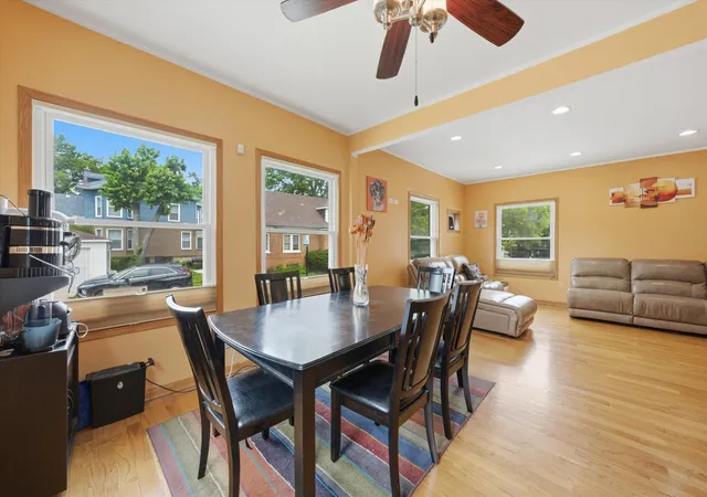 Photo 3 of Single family home for sale at 1615 W Beverly Glen Pkwy, Chicago, IL 60643 | MLS# 12753841 | Listing updated on 2026-09-14