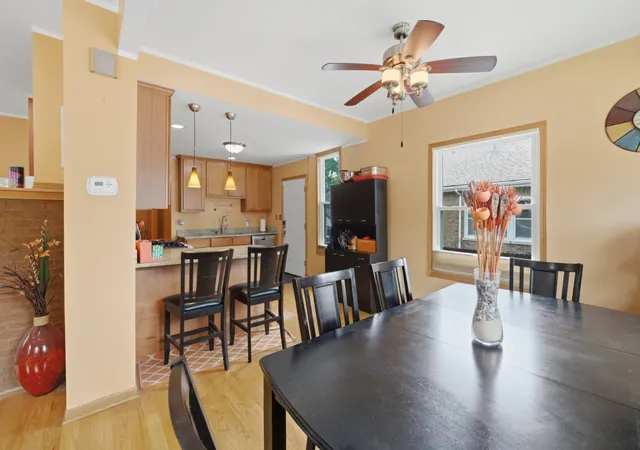 Photo 4 of Single family home for sale at 1615 W Beverly Glen Pkwy, Chicago, IL 60643 | MLS# 12753841 | Listing updated on 2026-09-14
