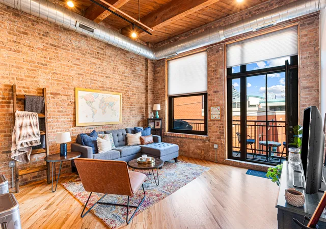 Photo 3 of Condo for sale at 1040 W Adams St #358, Chicago, IL 60607 | MLS# 12753842 | Listing updated on 2026-09-14