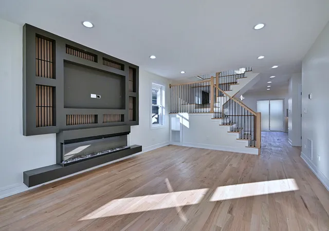 Photo 3 of Single family home for sale at 4344 N Mcvicker Ave, Chicago, IL 60634 | MLS# 12753848 | Listing updated on 2026-10-29