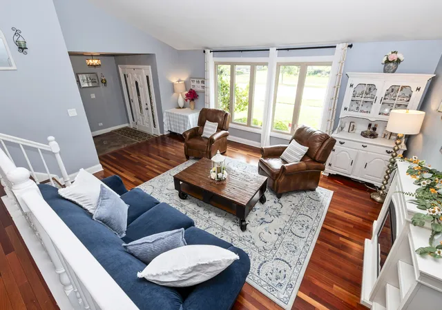 Photo 4 of Single family home for sale at 8930 Poplar St, Tinley Park, IL 60487 | MLS# 12753862 | Listing updated on 2026-09-14